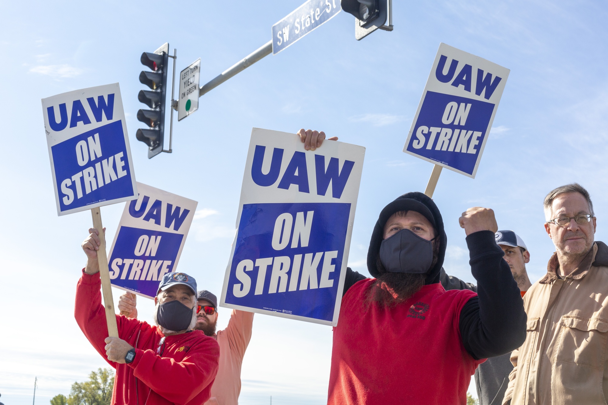 Labor Unions Extend Strikes to Three Weeks; A Deeper Look at the ‘Political War’ in the World’s Happiest Country